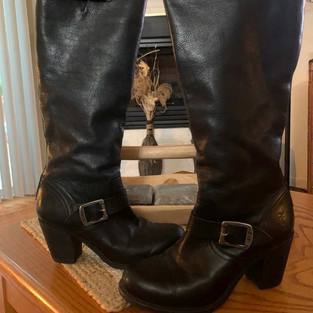 Women’s FRYE Boots Size 7 and GORGEOUS!